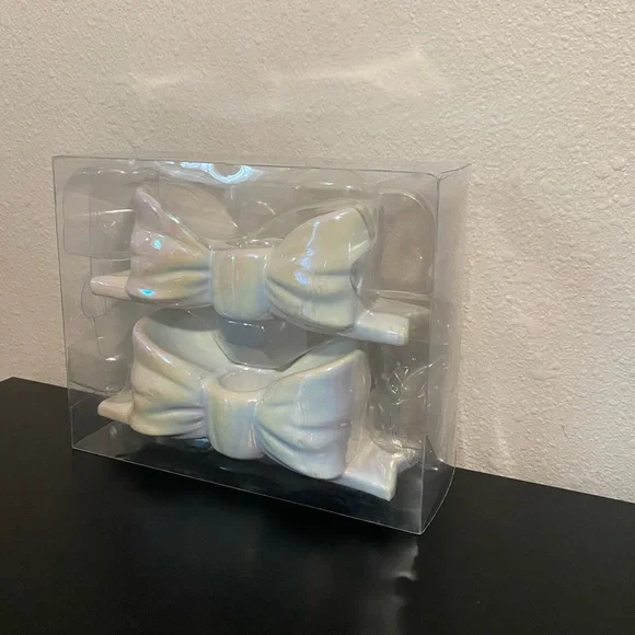 Target Bullseye Ceramic Iridescent Taper Bow-Shaped Candle Holders Set of 2 New - Picture 6 of 10